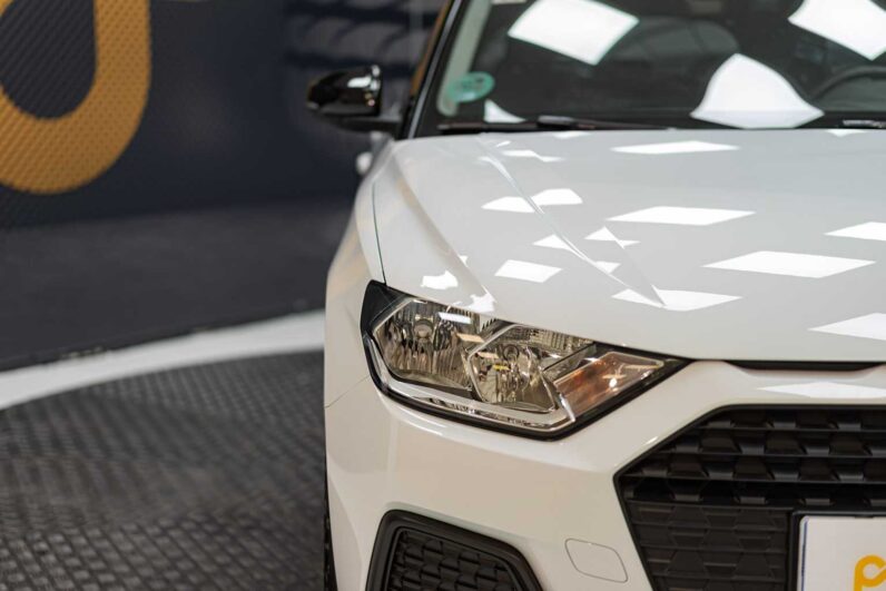 
								Audi A1 ADVANCED full									