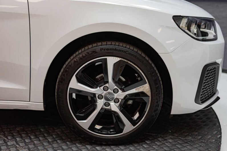 
								Audi A1 ADVANCED full									