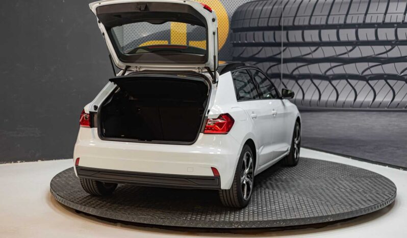 
								Audi A1 ADVANCED full									