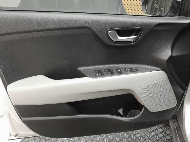 
								Kia Stonic STYLE EDITION full									