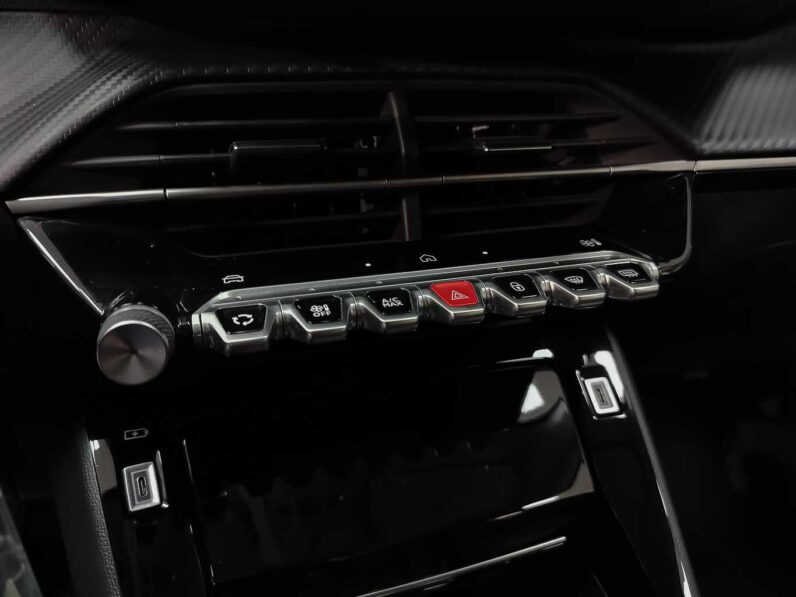 
								Peugeot 208 STYLE full									