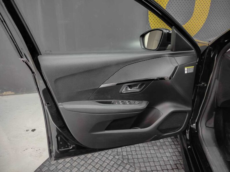 
								Peugeot 208 STYLE full									