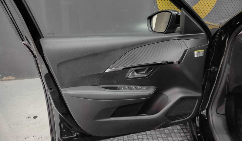 
								Peugeot 208 STYLE full									