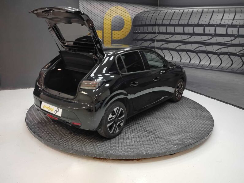 
								Peugeot 208 STYLE full									