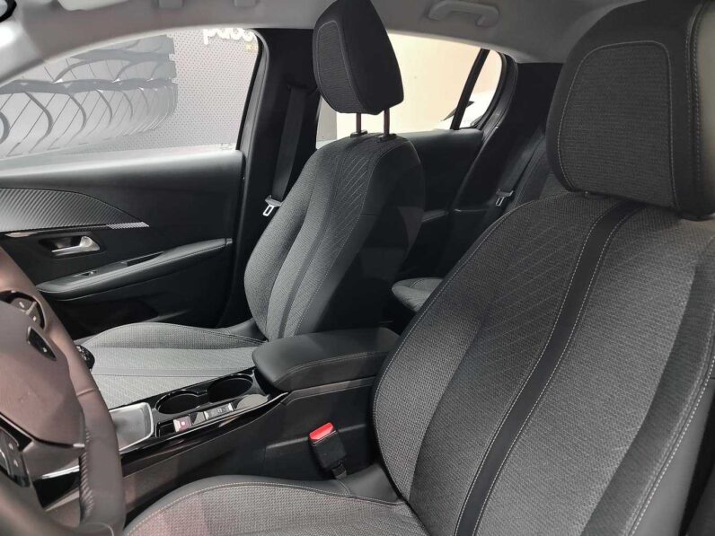 
								Peugeot 208 ALLURE full									