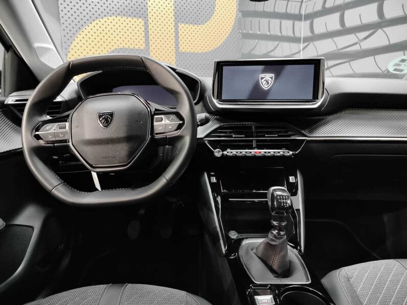 
								Peugeot 208 ALLURE full									