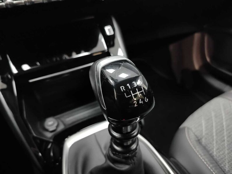 
								Peugeot 208 ALLURE full									