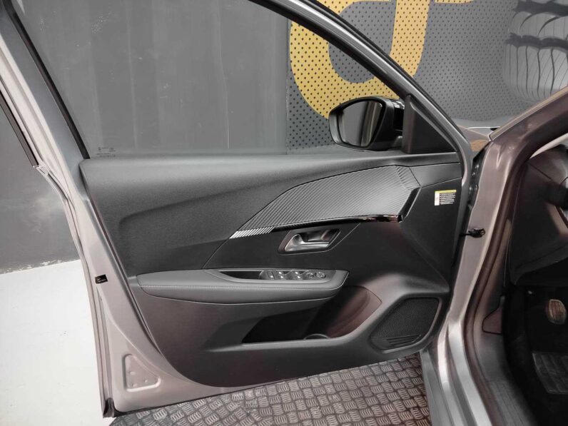 
								Peugeot 208 ALLURE full									
