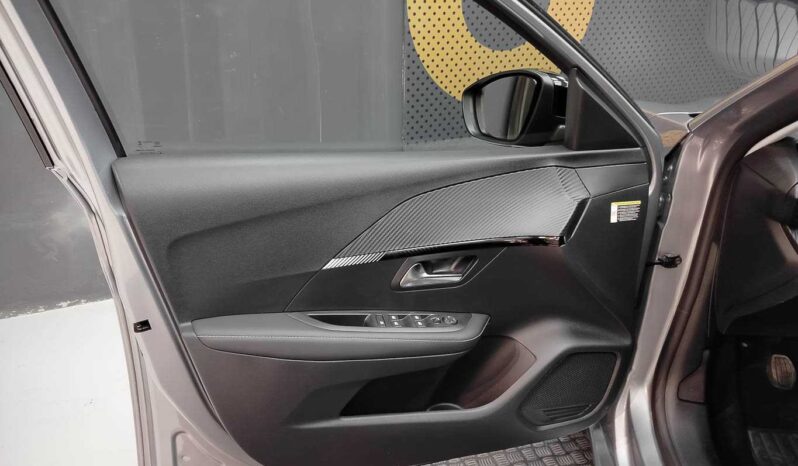 
								Peugeot 208 ALLURE full									