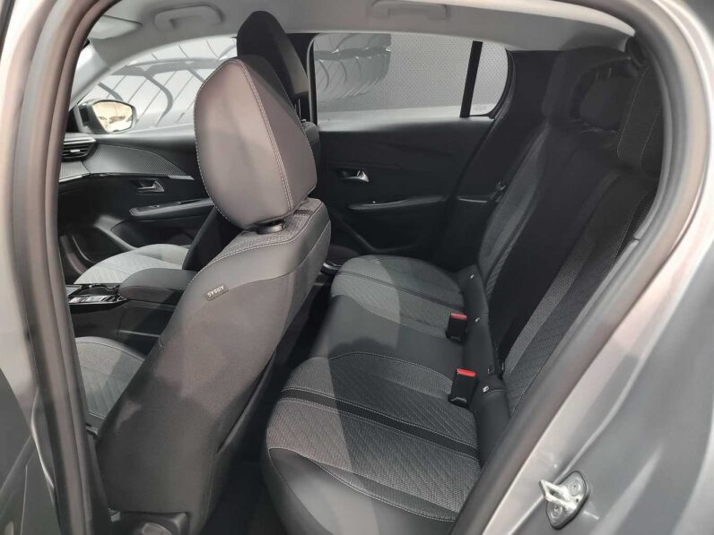 
								Peugeot 208 ALLURE full									