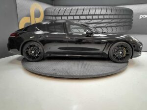 Porsche Panamera 4S