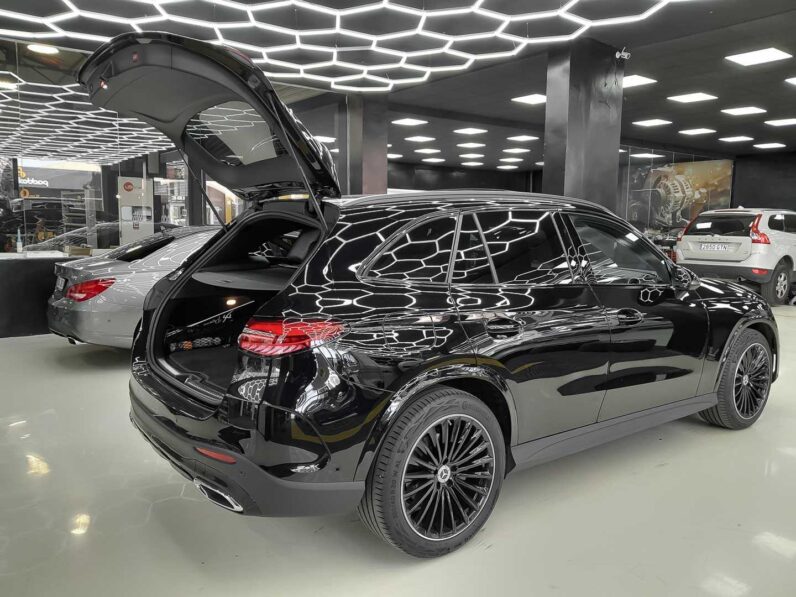 
								MercedesBenz GLC 300D 4 MATIC full									