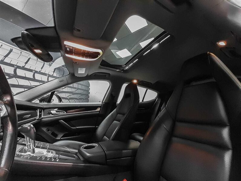 
								Porsche Panamera 4S full									