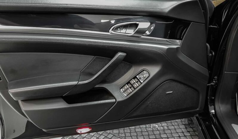 
								Porsche Panamera 4S full									