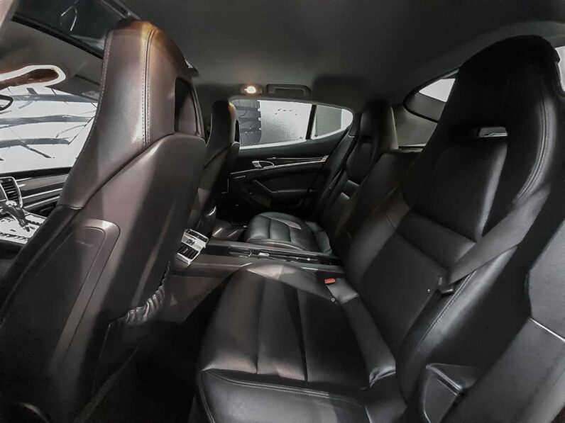 
								Porsche Panamera 4S full									