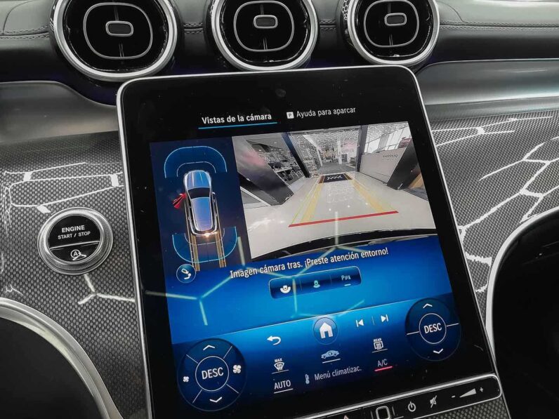 
								MercedesBenz GLC 300D 4 MATIC full									