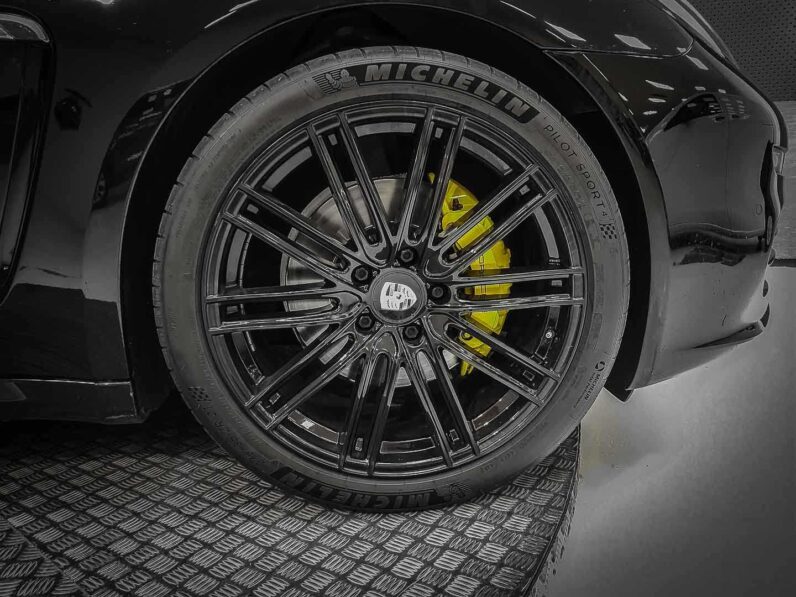 
								Porsche Panamera 4S full									