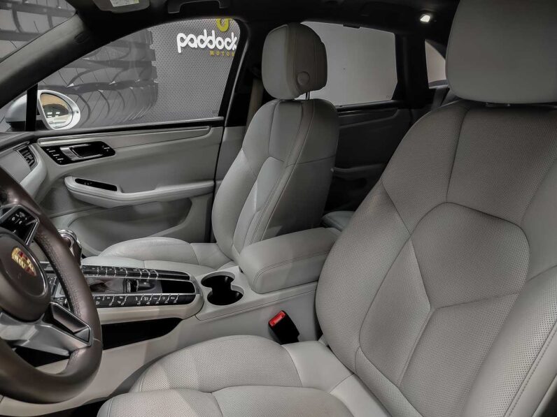 
								Porsche Macan TURBO full									