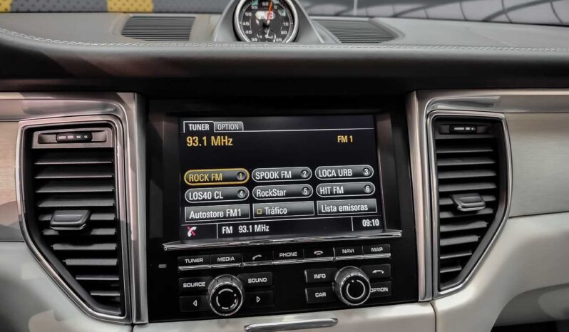 
								Porsche Macan TURBO full									