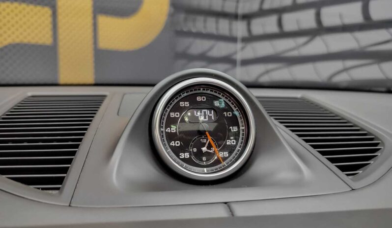 
								Porsche Macan TURBO full									