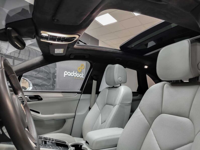 
								Porsche Macan TURBO full									