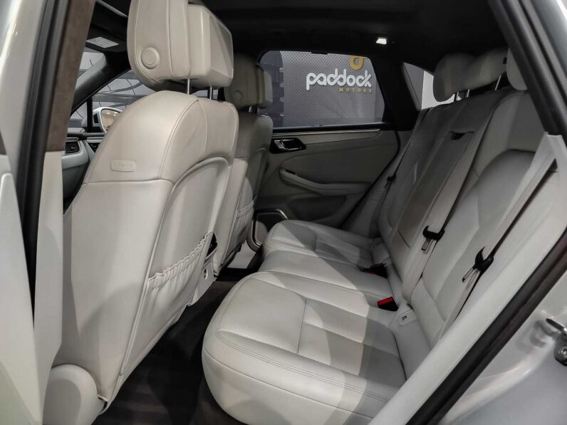 
								Porsche Macan TURBO full									