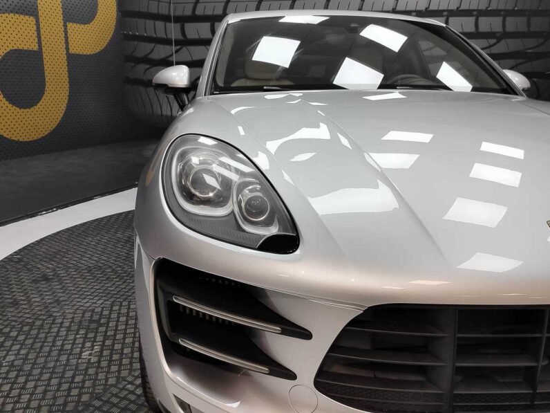 
								Porsche Macan TURBO full									