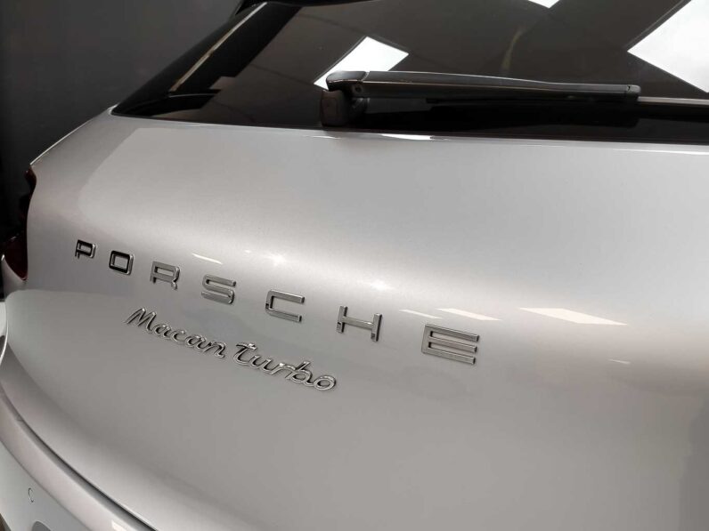 
								Porsche Macan TURBO full									