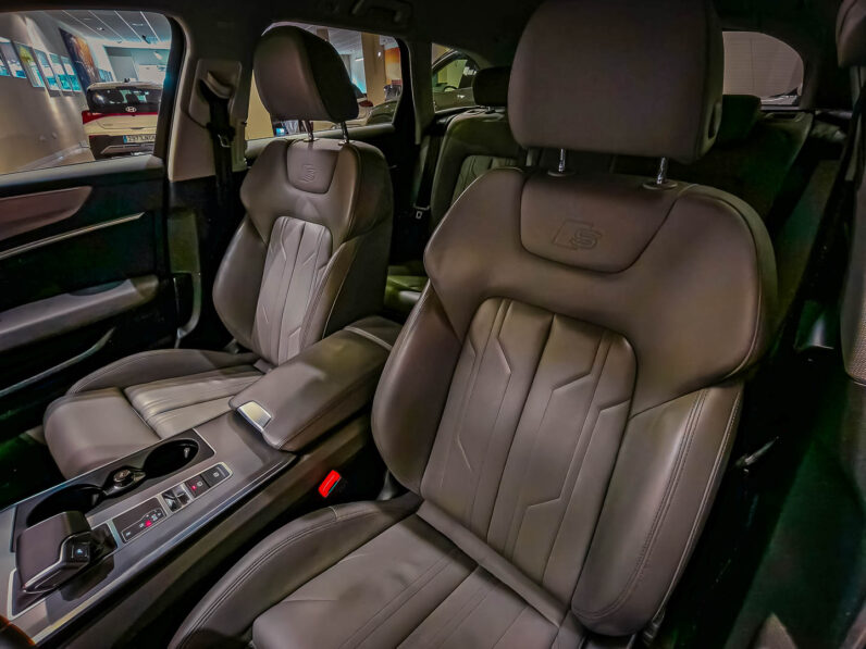 
								Audi A6 COMPETITION full									