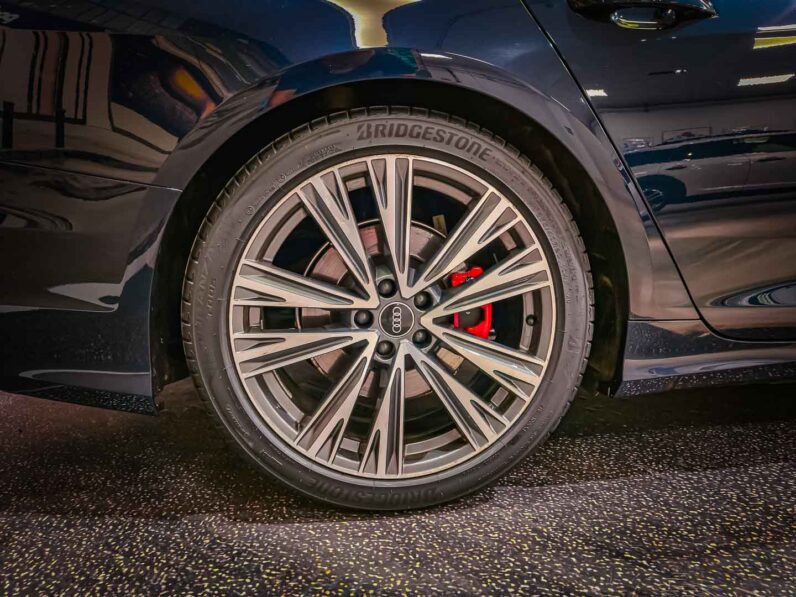 
								Audi A6 COMPETITION full									