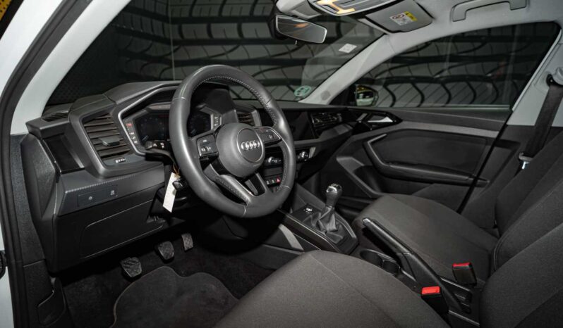 
								Audi A1 ADVANCED full									