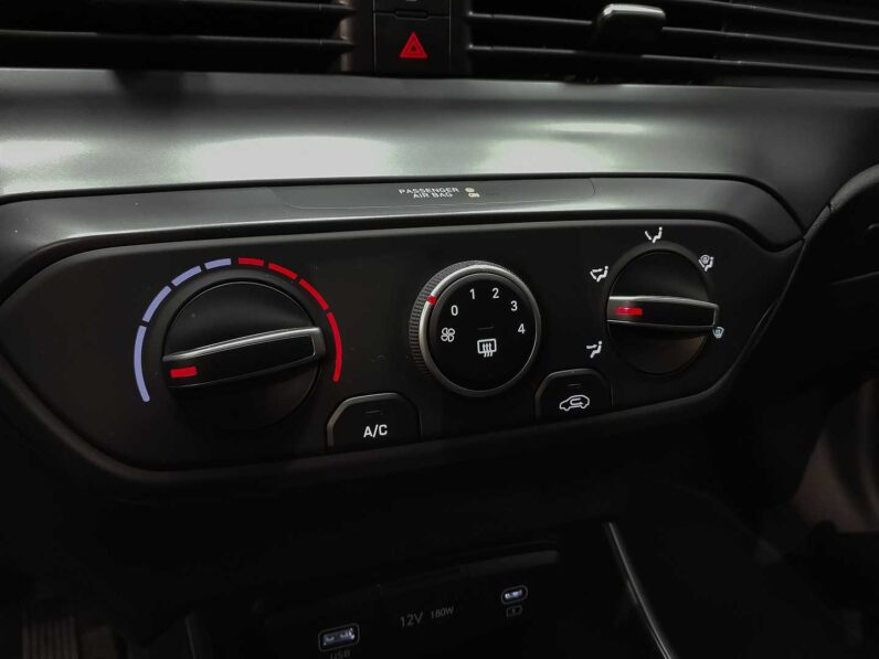 
								Hyundai i20 KLASS full									