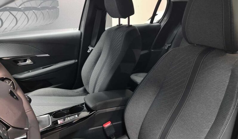 
								Peugeot 208 ALLURE full									