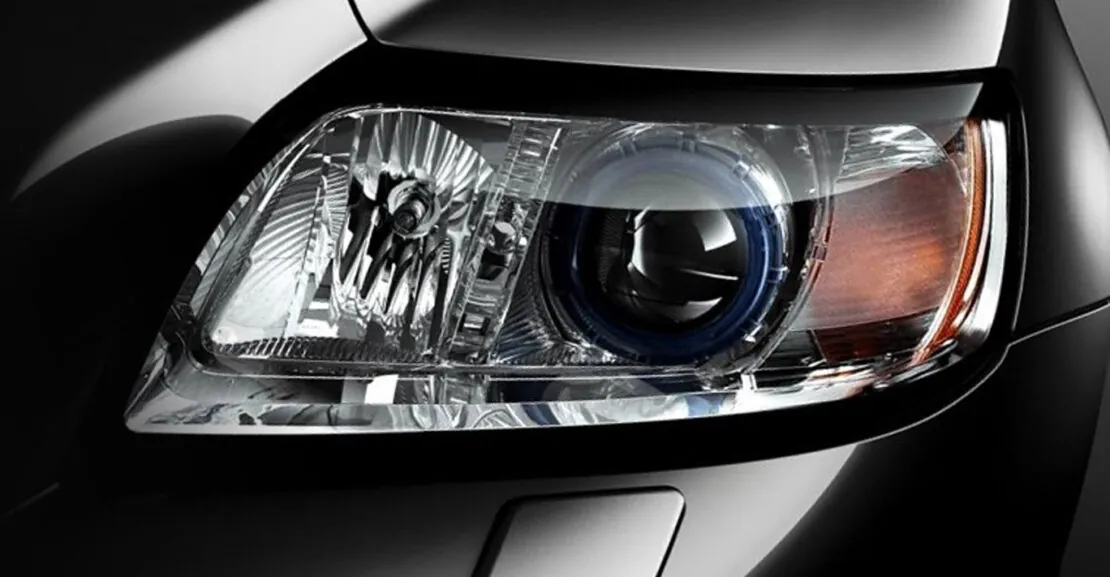 Cómo el pulido de faros mejora la apariencia general coche