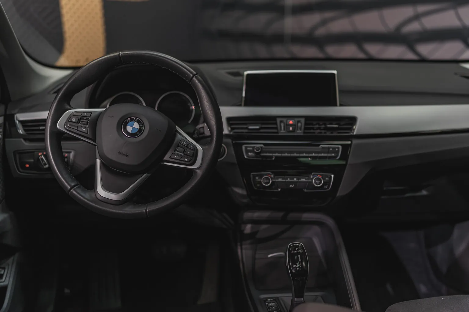 								BMW X1 full									
