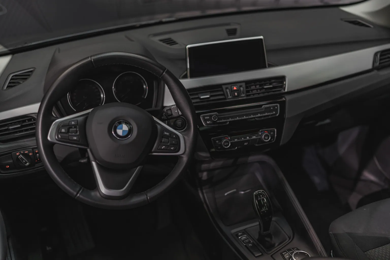 								BMW X1 full									