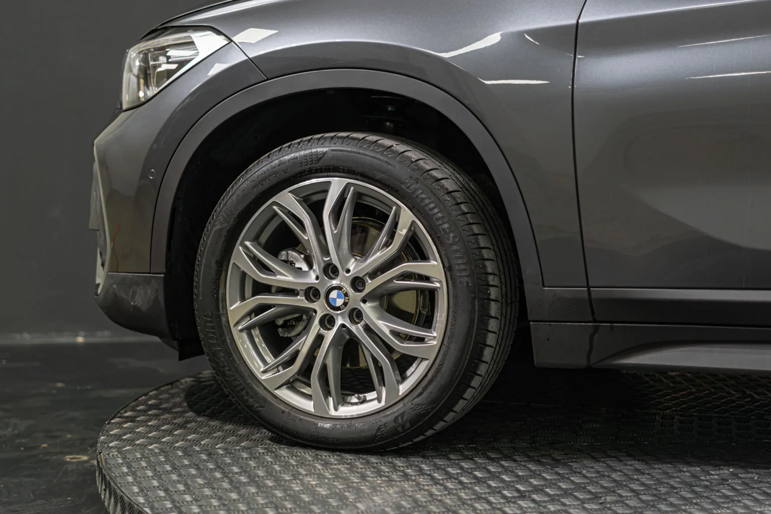 								BMW X1 full									
