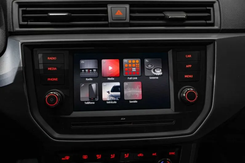 								SEAT Arona full									