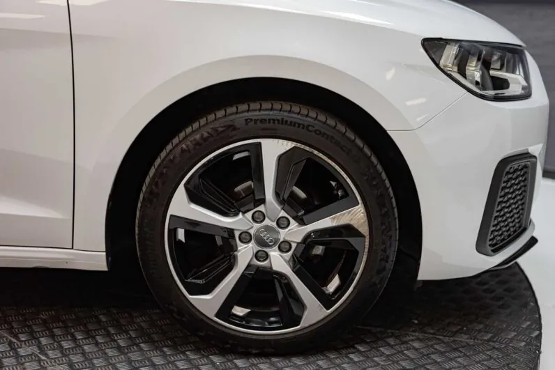 								Audi A1 full									