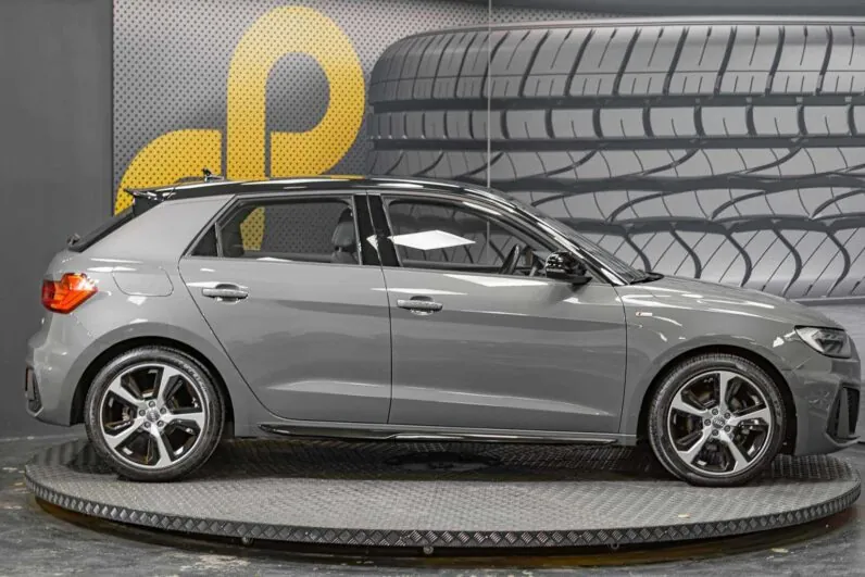 								Audi A1 full									