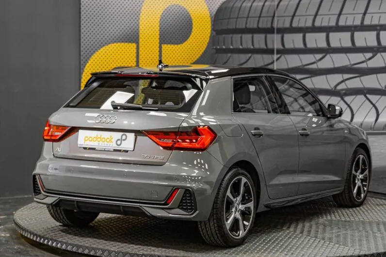 								Audi A1 full									