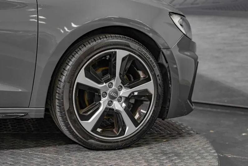								Audi A1 full									