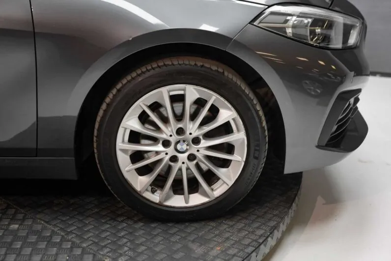 								BMW Serie 1 full									