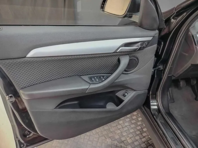 								BMW X1 full									