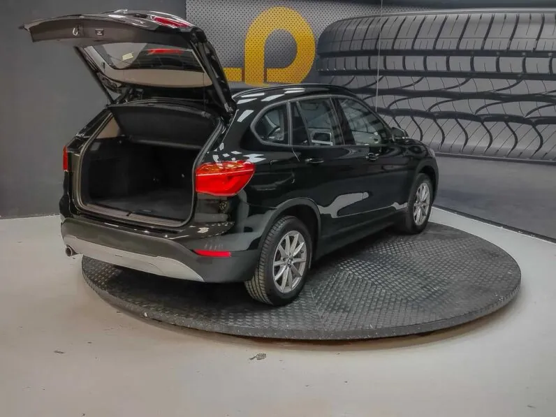 								BMW X1 full									
