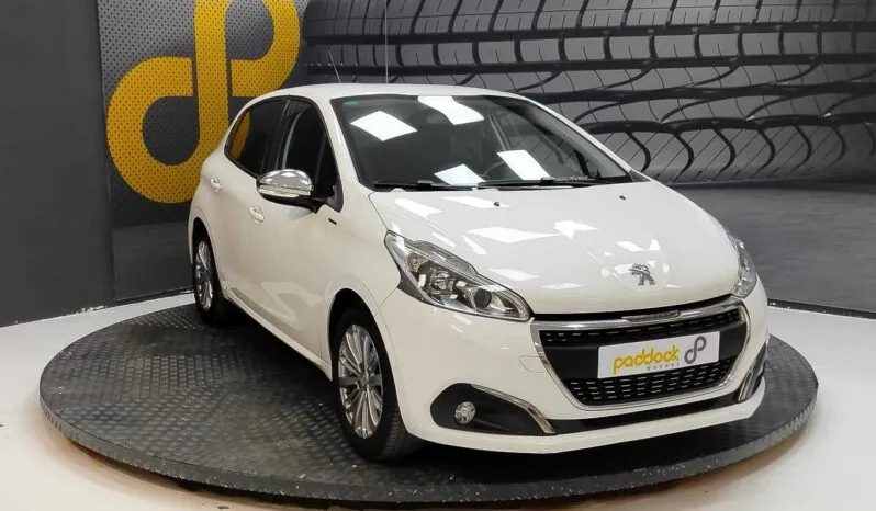 								Peugeot 208 full									