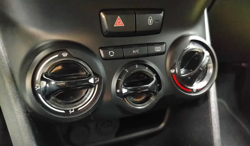 								Peugeot 208 full									