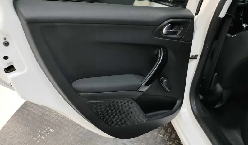 								Peugeot 208 full									