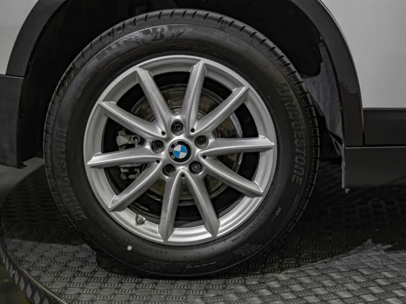 								BMW X1 full									