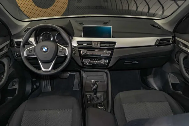 								BMW X1 full									